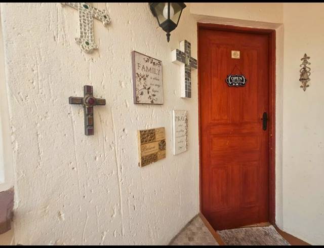 3 BEDROOM DUPLEX FOR SALE IN GLEN MARAIS